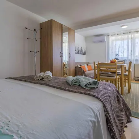 In 41666 Apartment *