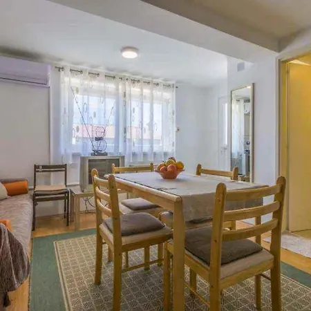 In 41666 Apartment *