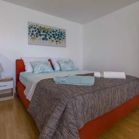 In 41666 Apartment